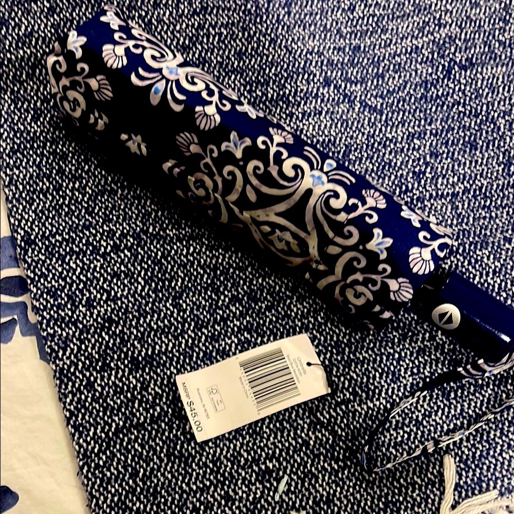 Vera Bradley Steel Blue Medallion Pattern Umbrella NWT